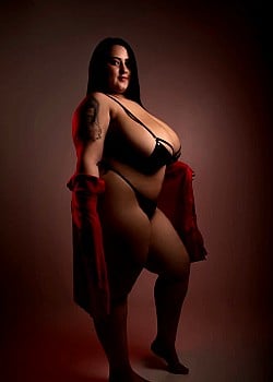 Emma Roose image 2 of 4