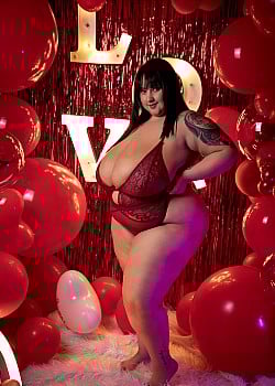 Emma Roose image 1 of 1