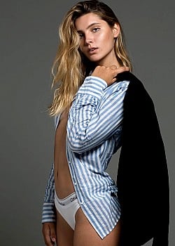 Emma Simmons image 4 of 4