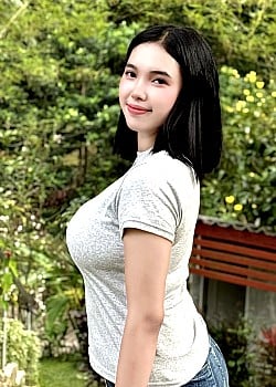 Emmika Chumchoo image 2 of 4