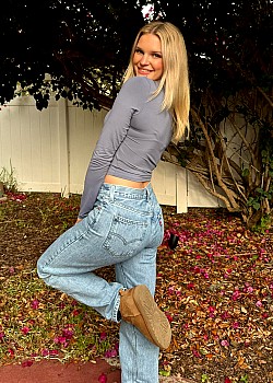Emmy Lee image 2 of 3