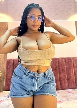 Emy Leon image 1 of 2