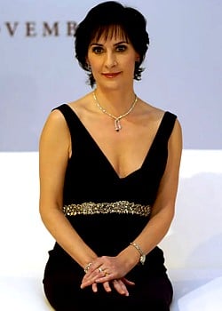 Enya (singer) image 1 of 2