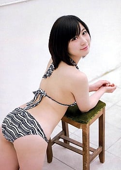 Erena Ono image 3 of 4