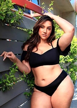 Erica Lauren (Model) image 3 of 4