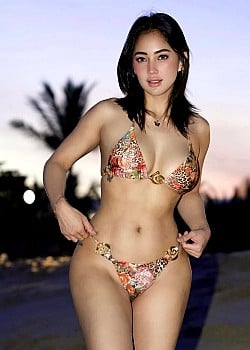 Erika Hermoso Chica image 3 of 4