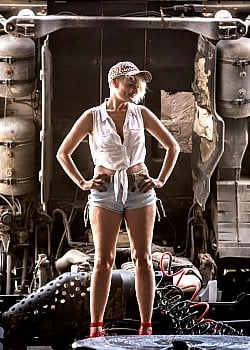 Erika Starkova image 2 of 3