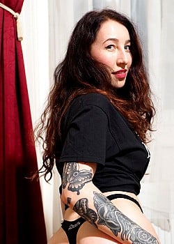 Esluna Love image 4 of 4