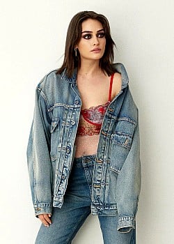 Esra Bilgic image 1 of 4