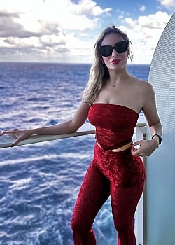 Estefany Felix image 4 of 4