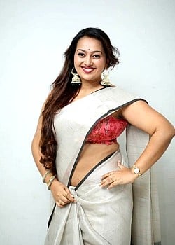 Ester Noronha image 4 of 4