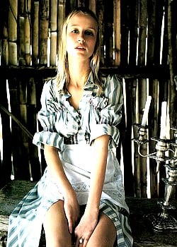 Esther De Jong image 4 of 4
