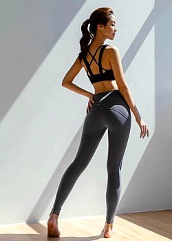 Esther Leong image 2 of 4