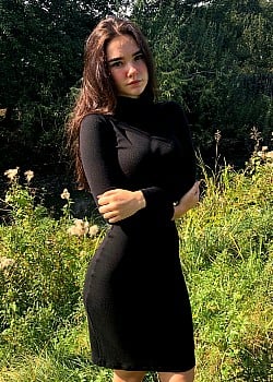 Eva Gros image 2 of 4