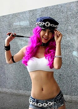 Eva Skye image 2 of 2