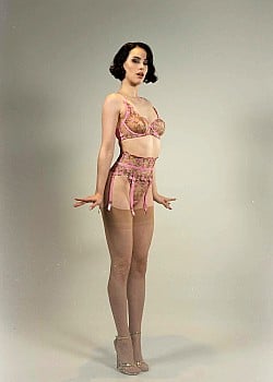 Evana De Lune image 2 of 4