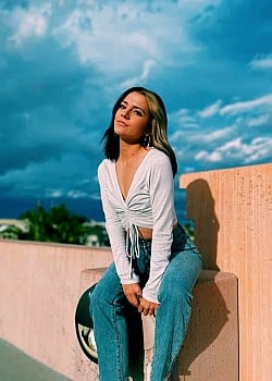 Eve Cozay image 3 of 4