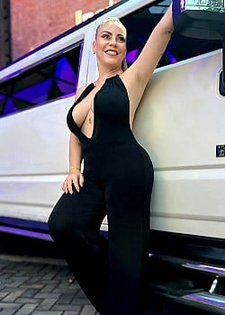 Evelyn Davila image 4 of 4