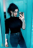 Evelyn Hollow profile photo