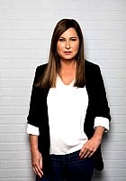 Evelyne Thomas profile photo