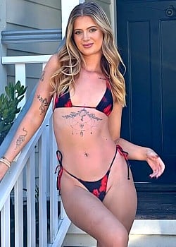 Evie Mayy image 4 of 4