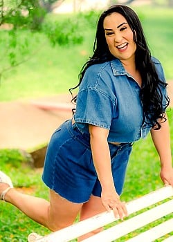 Fabiola Gadelha image 2 of 4