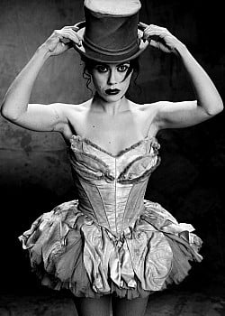 Fairuza Balk image 2 of 2