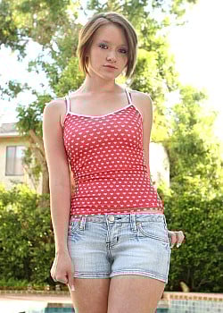 Faith Daniels image 4 of 4