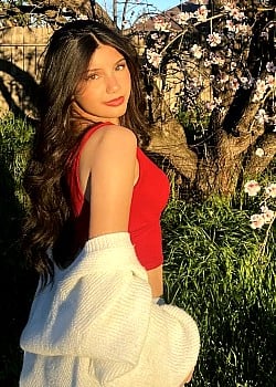 Farah Wonder image 4 of 4