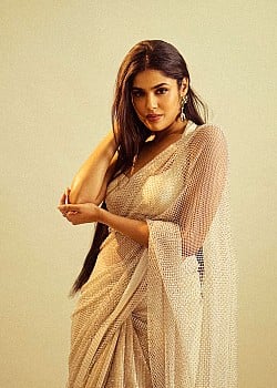 Faria Abdullah image 2 of 4