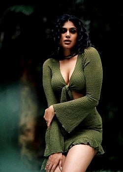 Faria Abdullah image 1 of 4