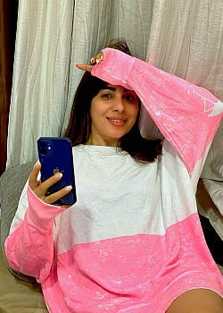 Farzana Naz image 4 of 4