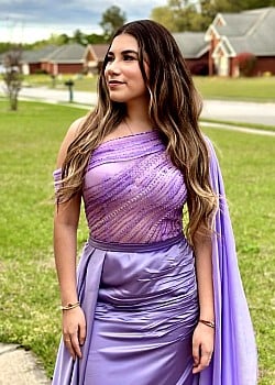 Favianna Vela image 4 of 4