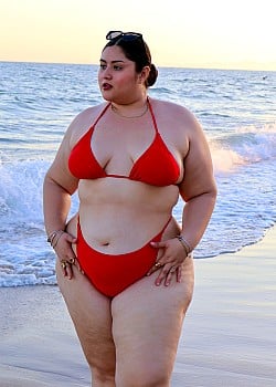 Fernanda Gutierrez (Plus Size Model) image 2 of 2