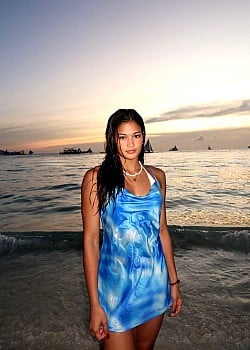Fifi Sharma image 2 of 4