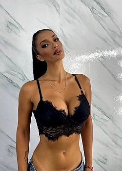Fiorella Albes image 1 of 3