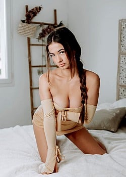 Florine Mazoyer image 1 of 4