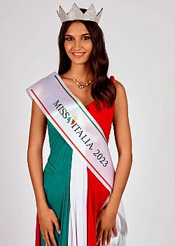 Francesca Bergesio image 1 of 4