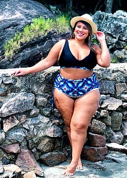 Francielly Lima image 2 of 4