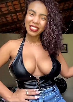 Francy Santos image 2 of 4