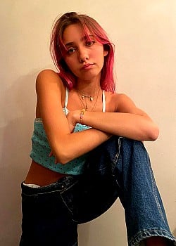 Frankie Stark image 4 of 4