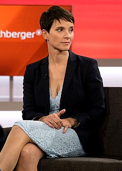 Frauke Petry image 2 of 2
