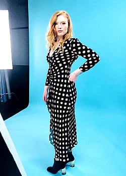 Freya Ridings (Singer) image 2 of 2