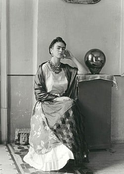 Frida Kahlo image 3 of 4