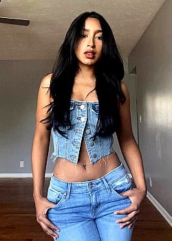 Gabriela Mejia image 2 of 2
