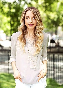 Gabrielle Bernstein image 1 of 1