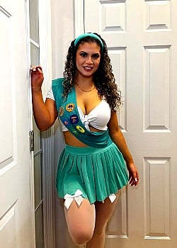 Gabrielly Assis image 2 of 3