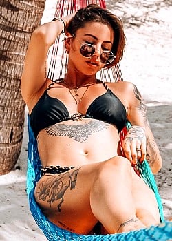Gaelle Garcia Diaz image 3 of 4