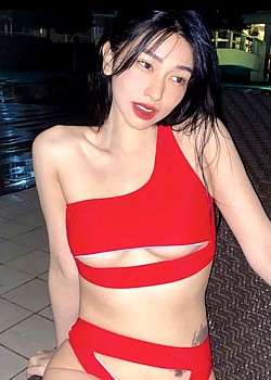 Gail Reyes image 2 of 4