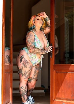 Galda Lou image 2 of 4
